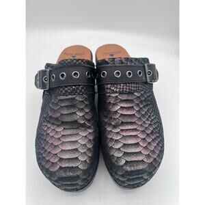 Nurse Mates Pillowtop Black Embossed Leather Clogs, size 10